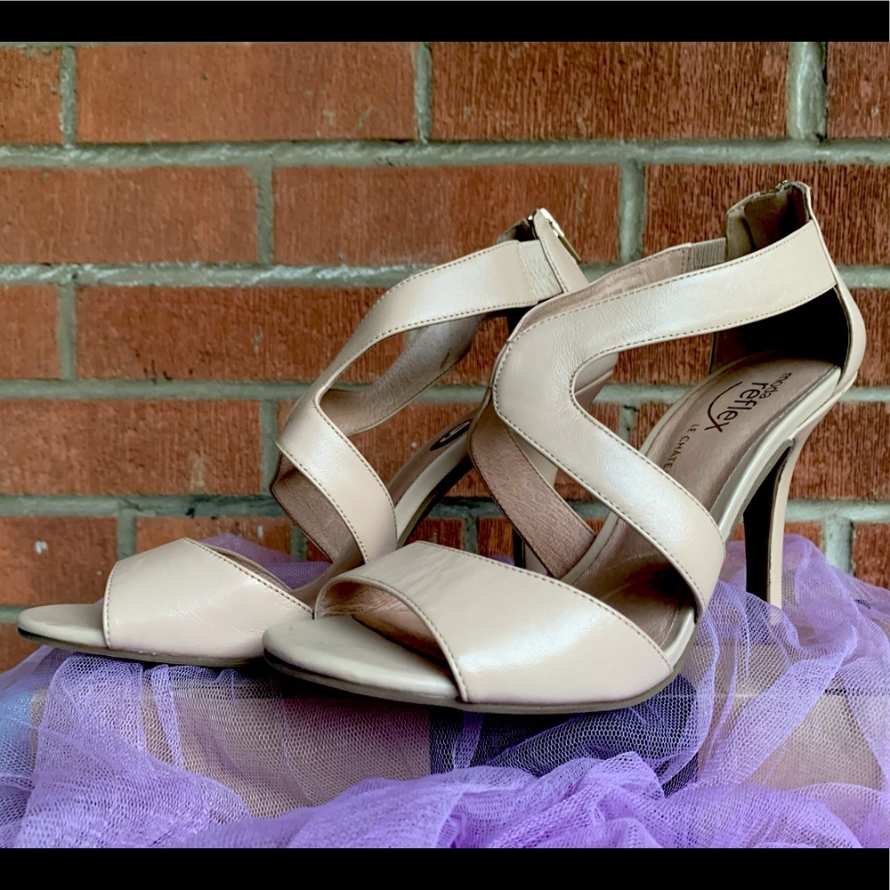 ✨🌹NIB Leather Criss Cross Heel Sandals